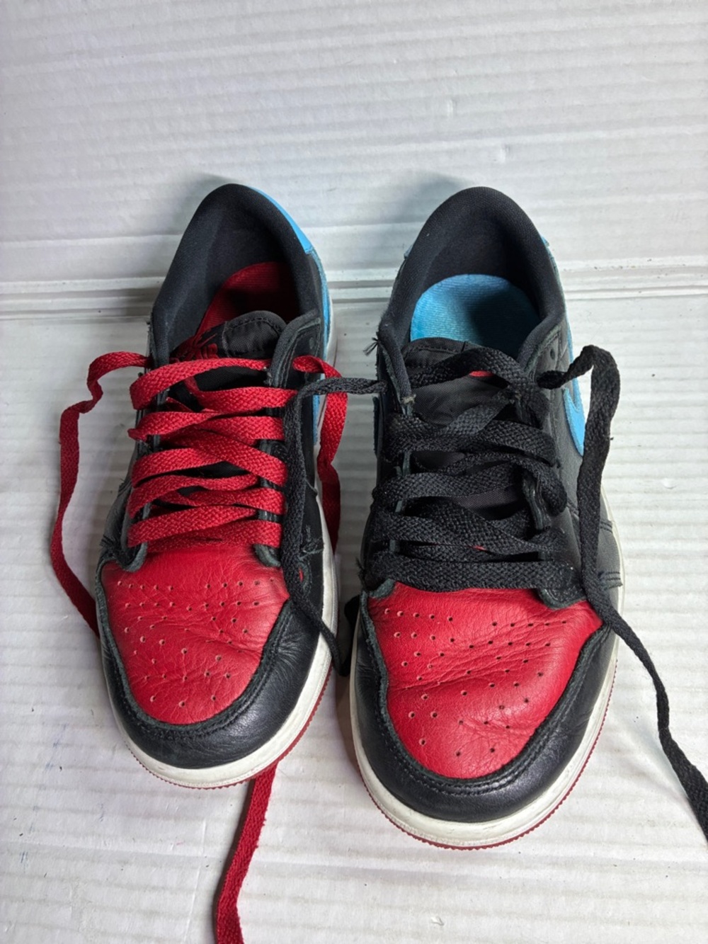 Kids Red and Black Athletic Sneakers - Youth Shoes USED SKU CZ0775-046